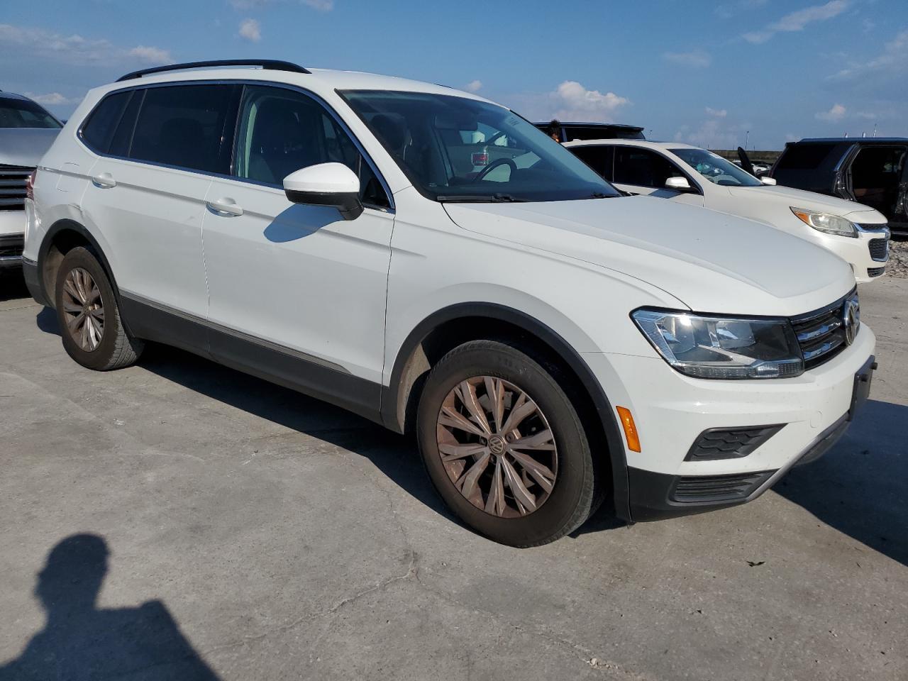 2018 Volkswagen Tiguan Se - Фото 4