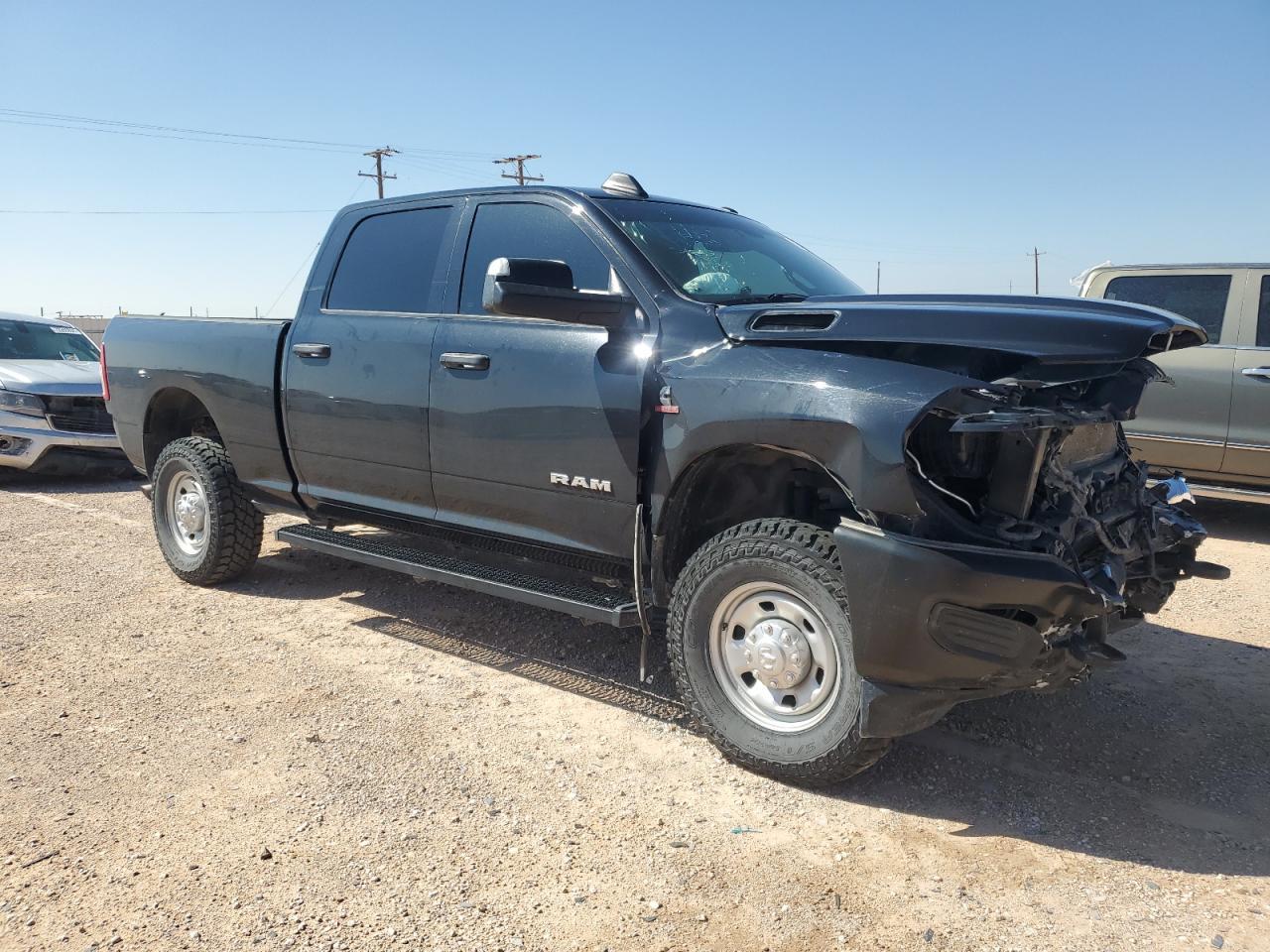 2022 Ram 2500 Tradesman - Фото 4