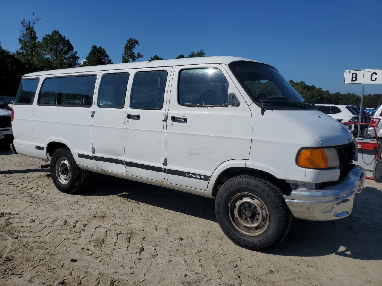 2002 Dodge Ram Wagon B3500 - Image 4