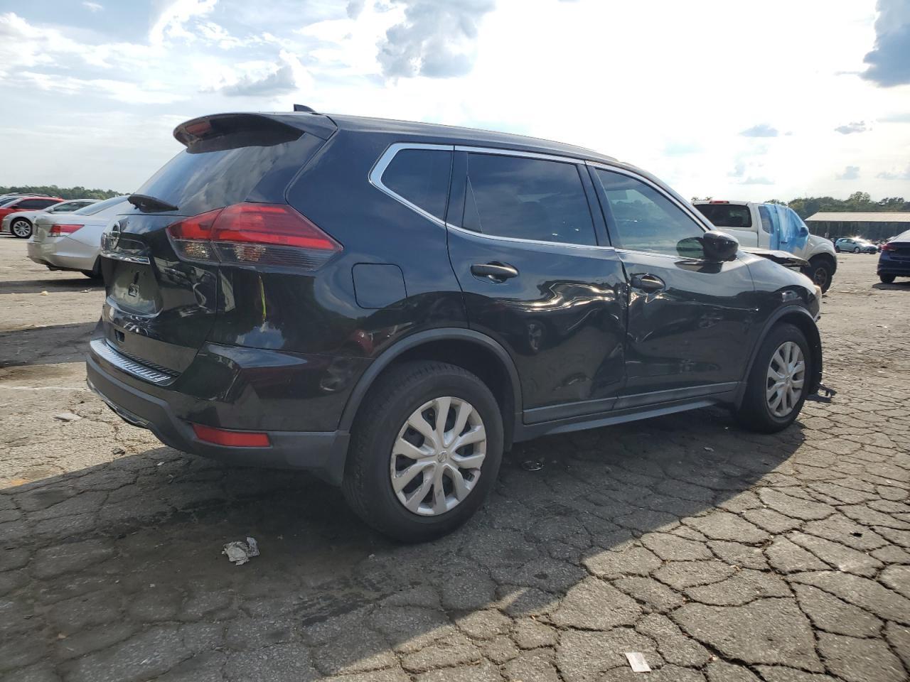 2017 Nissan Rogue S - Image 3