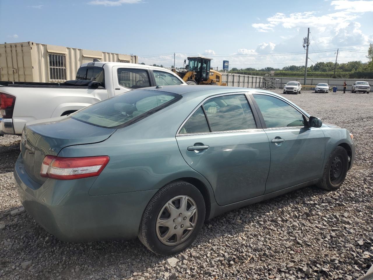 2010 Toyota Camry Base - Фото 3