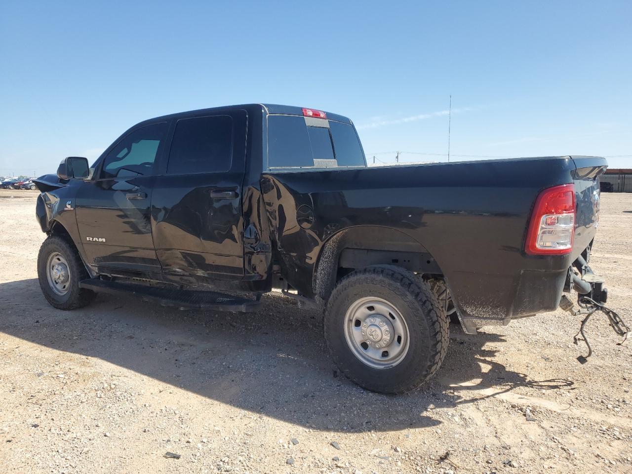 2022 Ram 2500 Tradesman - Фото 2