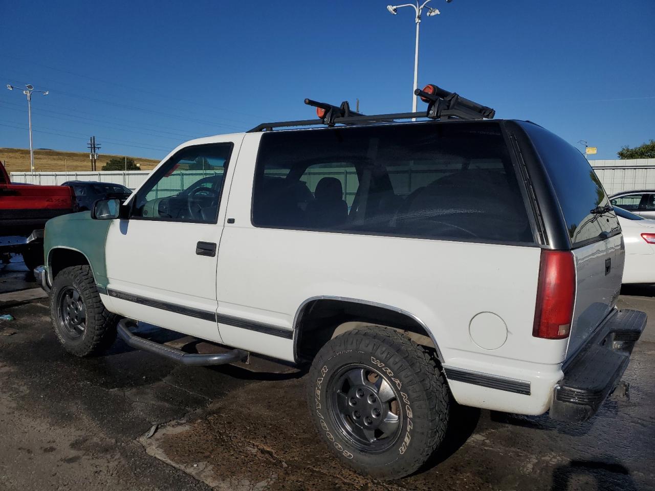 1999 Chevrolet Tahoe K1500 - Фото 2