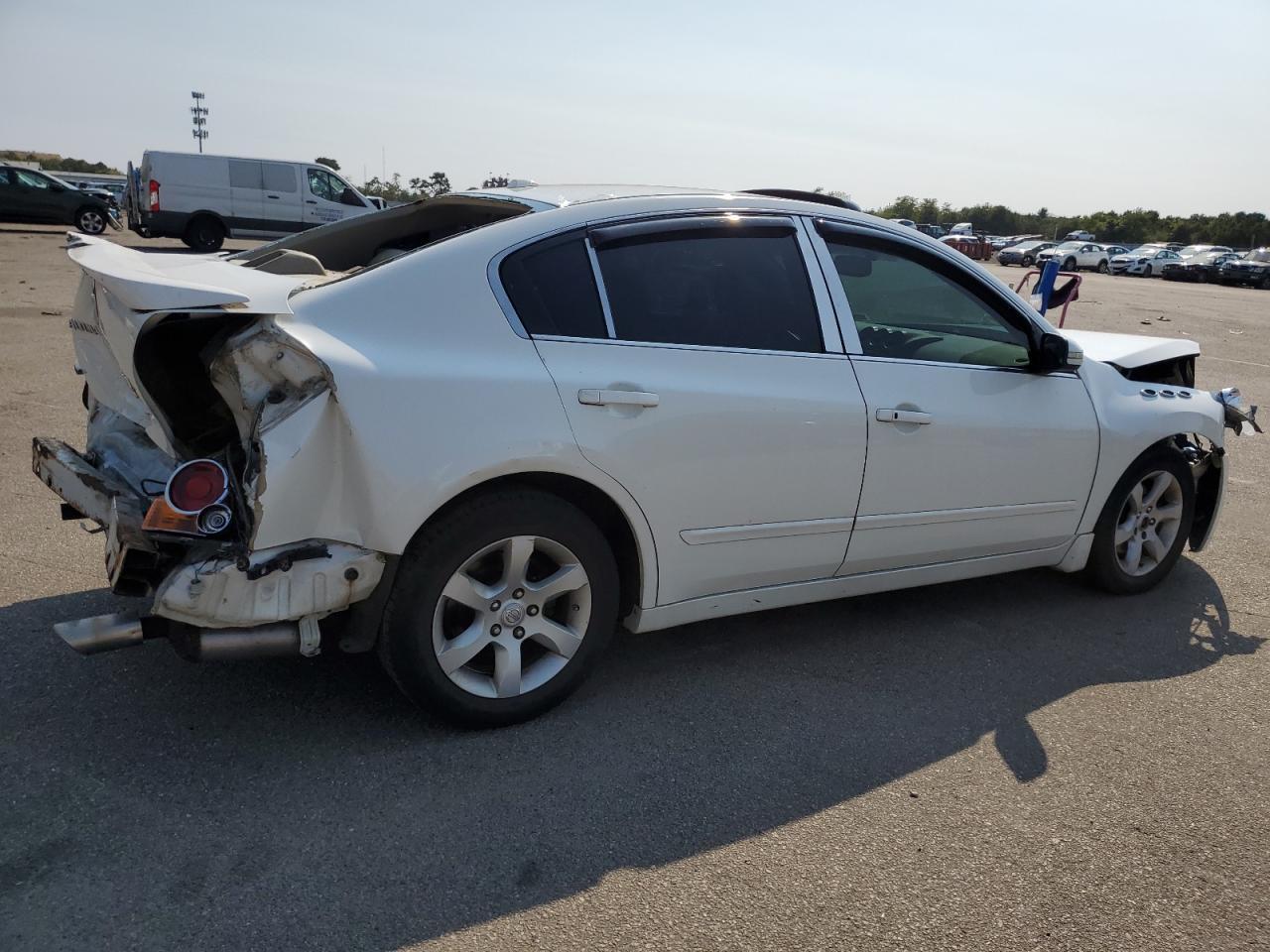 2008 Nissan Altima 3.5Se - Image 3