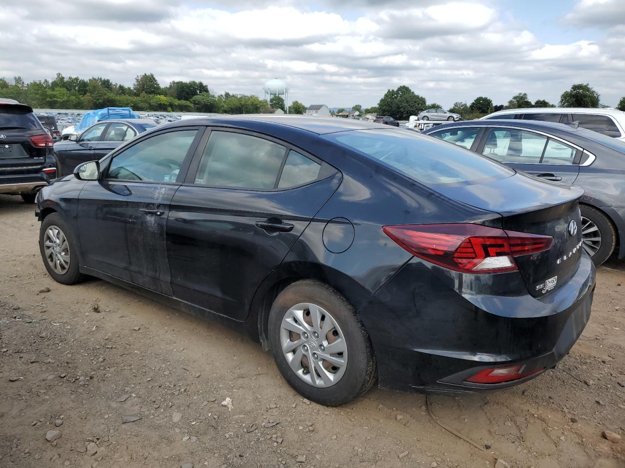 2020 Hyundai Elantra Se - Фото 2