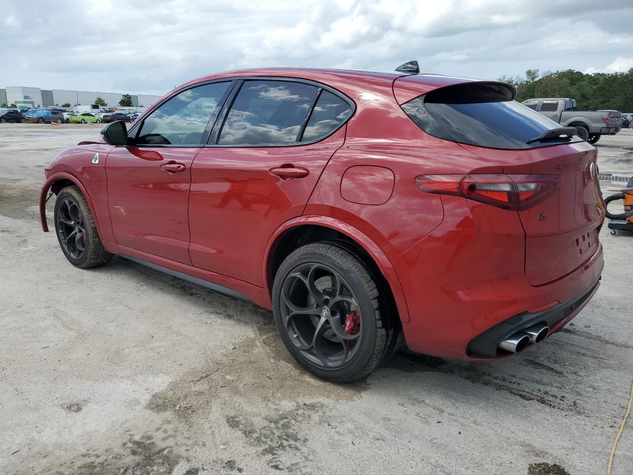 2020 Alfa Romeo Stelvio Quadrifoglio - Фото 2