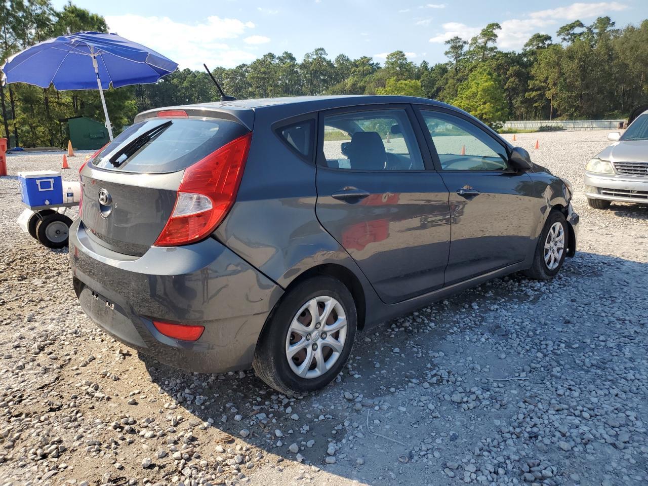 2012 Hyundai Accent Gls - Фото 3
