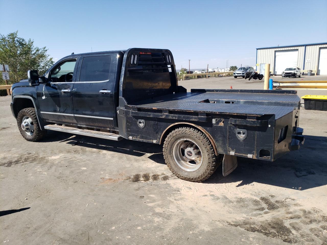 2016 GMC Sierra K3500 Denali - Image 2