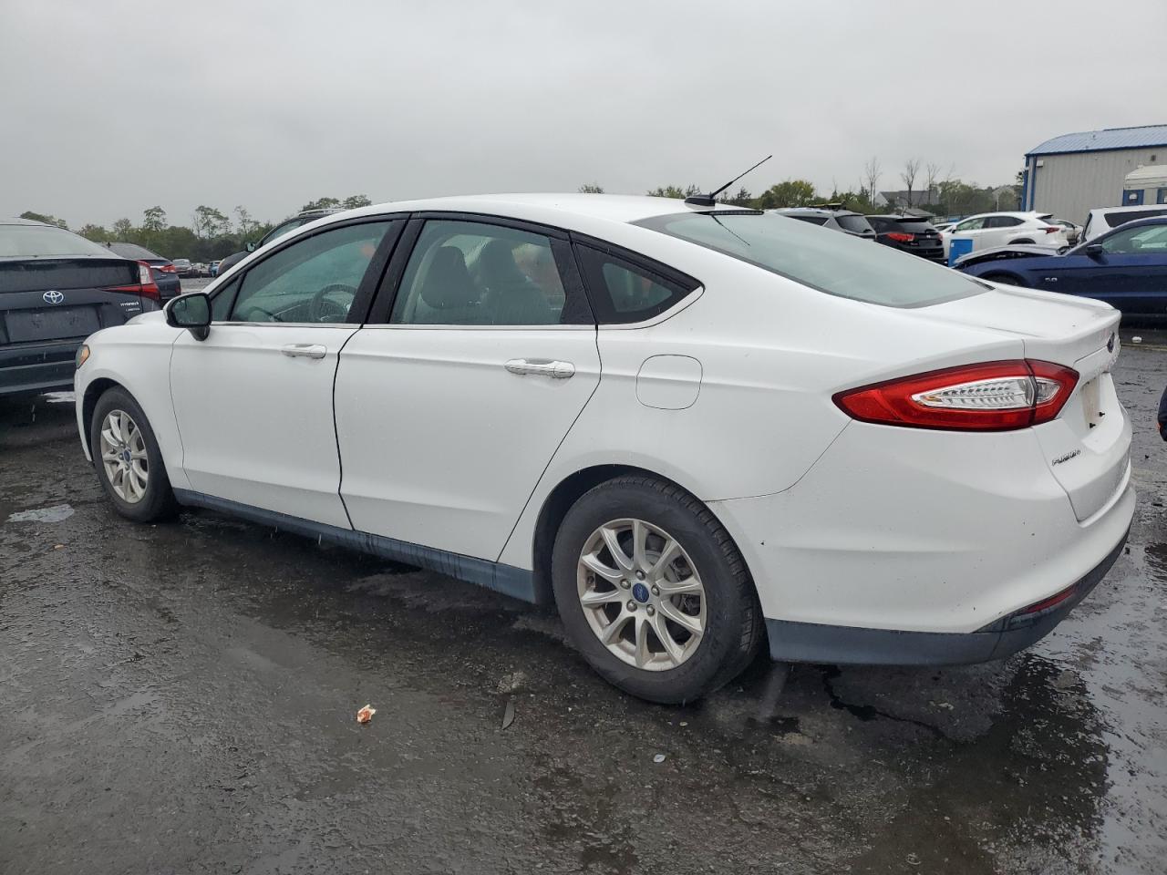 2019 Ford Fusion S - Image 2