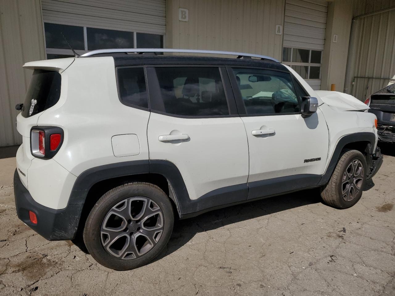 2015 Jeep Renegade Limited - Image 3