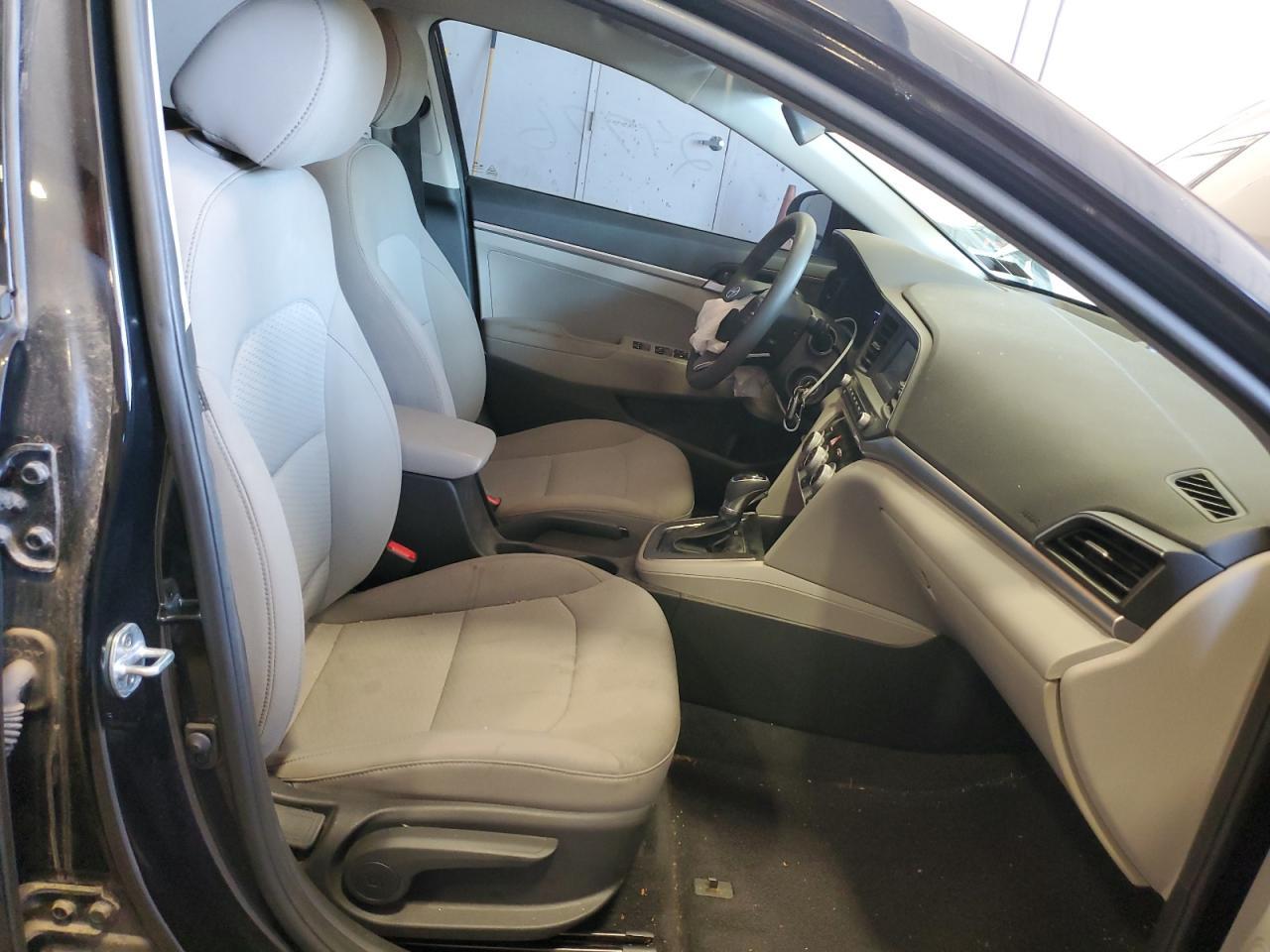 2019 Hyundai Elantra Se - Фото 5