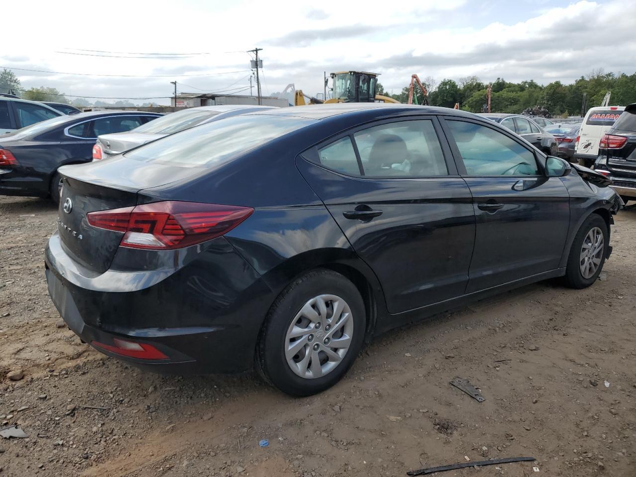 2020 Hyundai Elantra Se - Фото 3