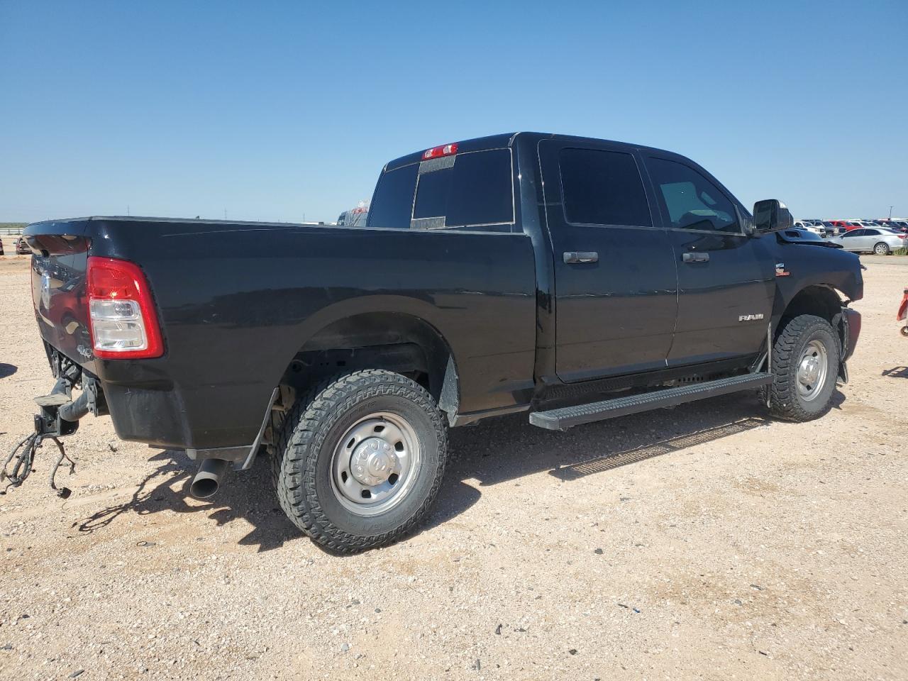 2022 Ram 2500 Tradesman - Фото 3