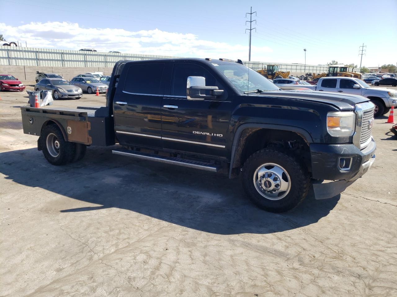 2016 GMC Sierra K3500 Denali - Image 4