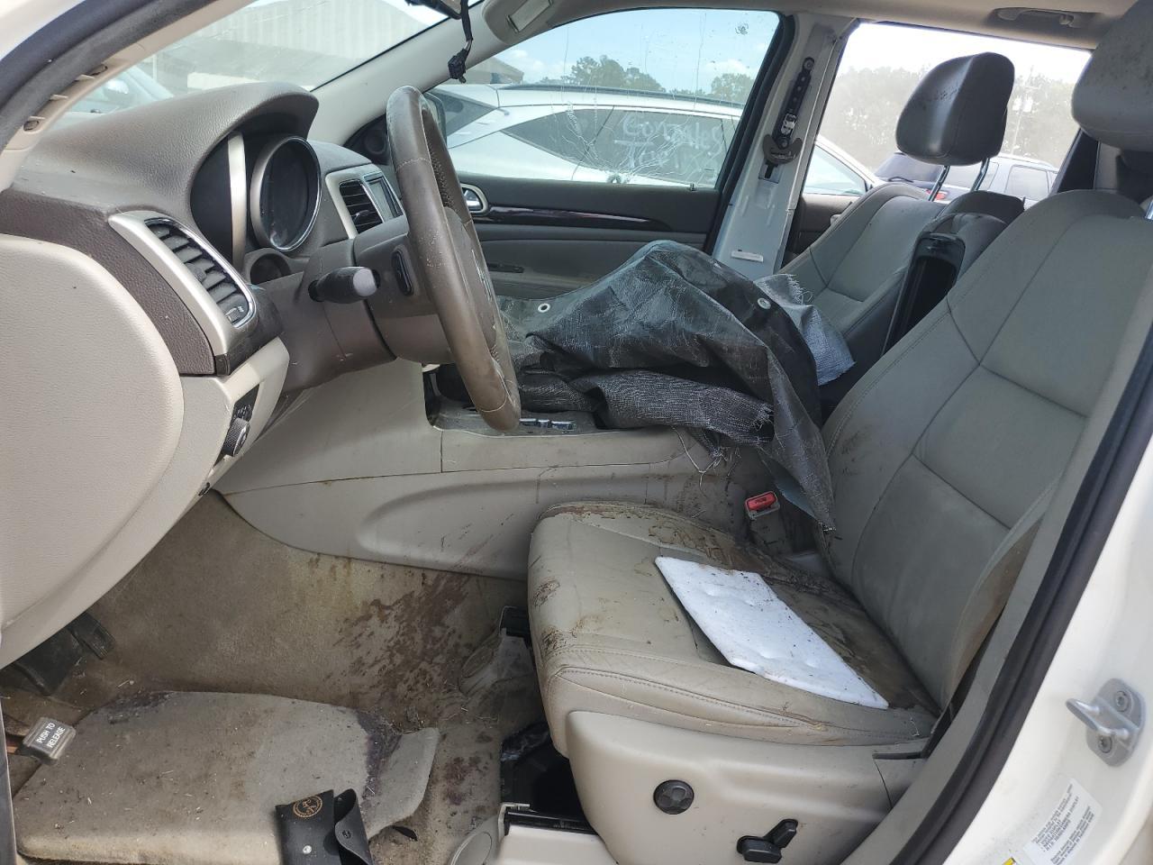 2012 Jeep Grand Cherokee Laredo - Image 7