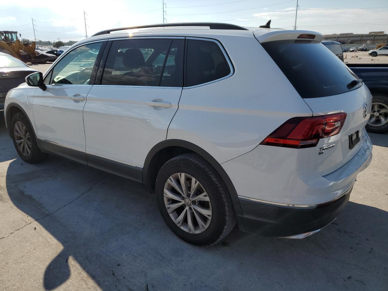 2018 Volkswagen Tiguan Se - Фото 2