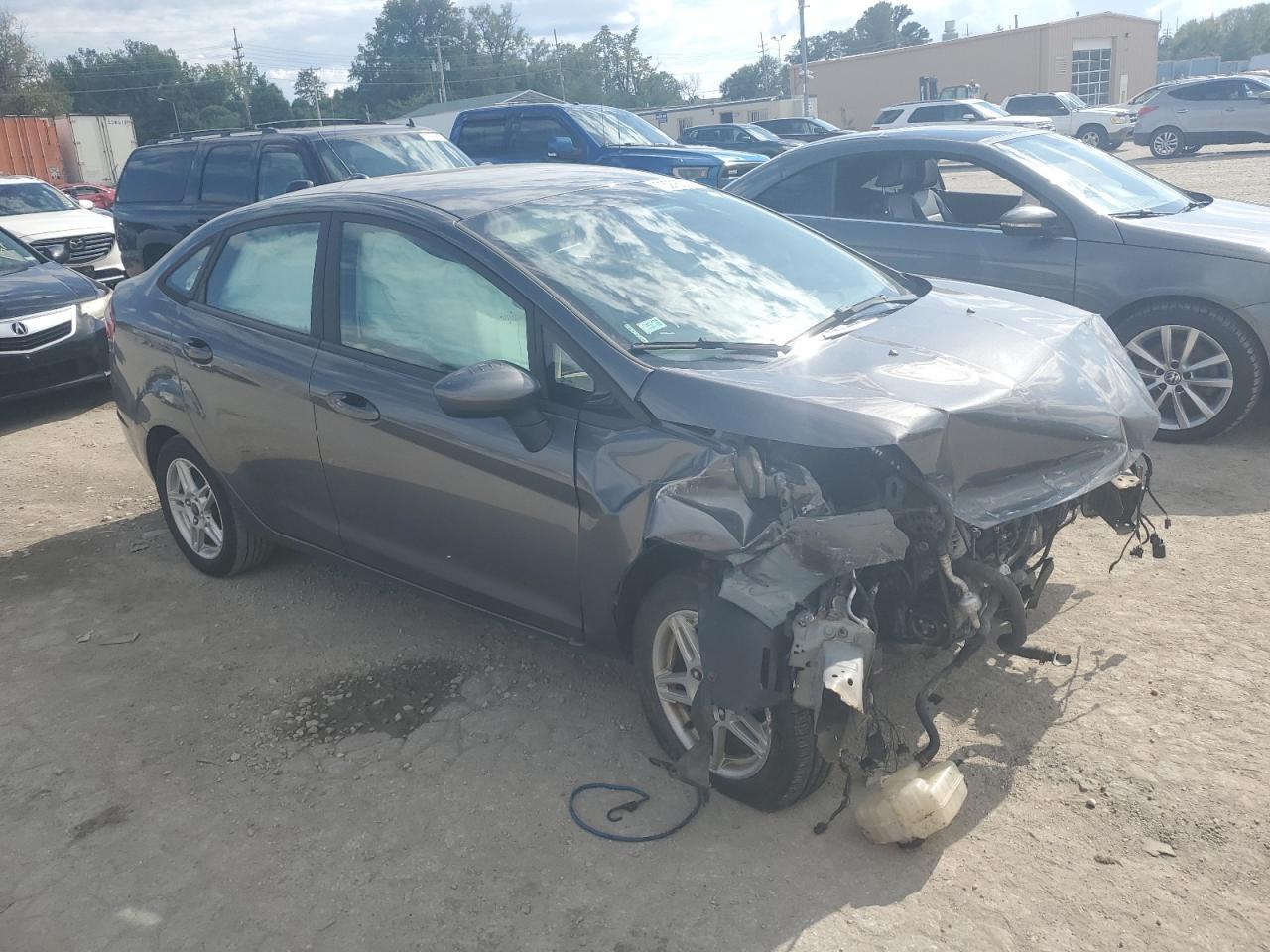 2018 Ford Fiesta Se - Фото 4