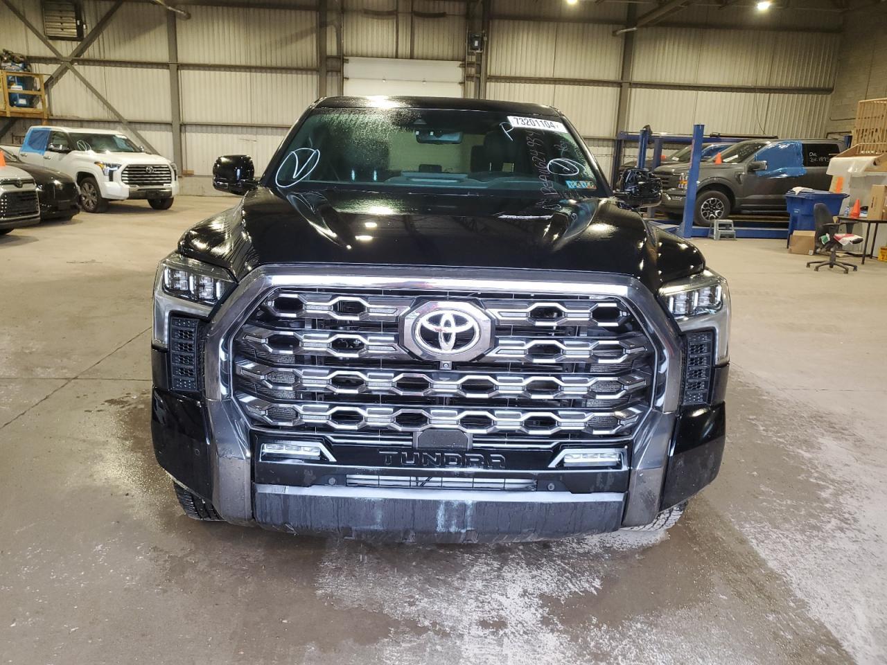 2022 Toyota Tundra Crewmax Platinum - Image 5