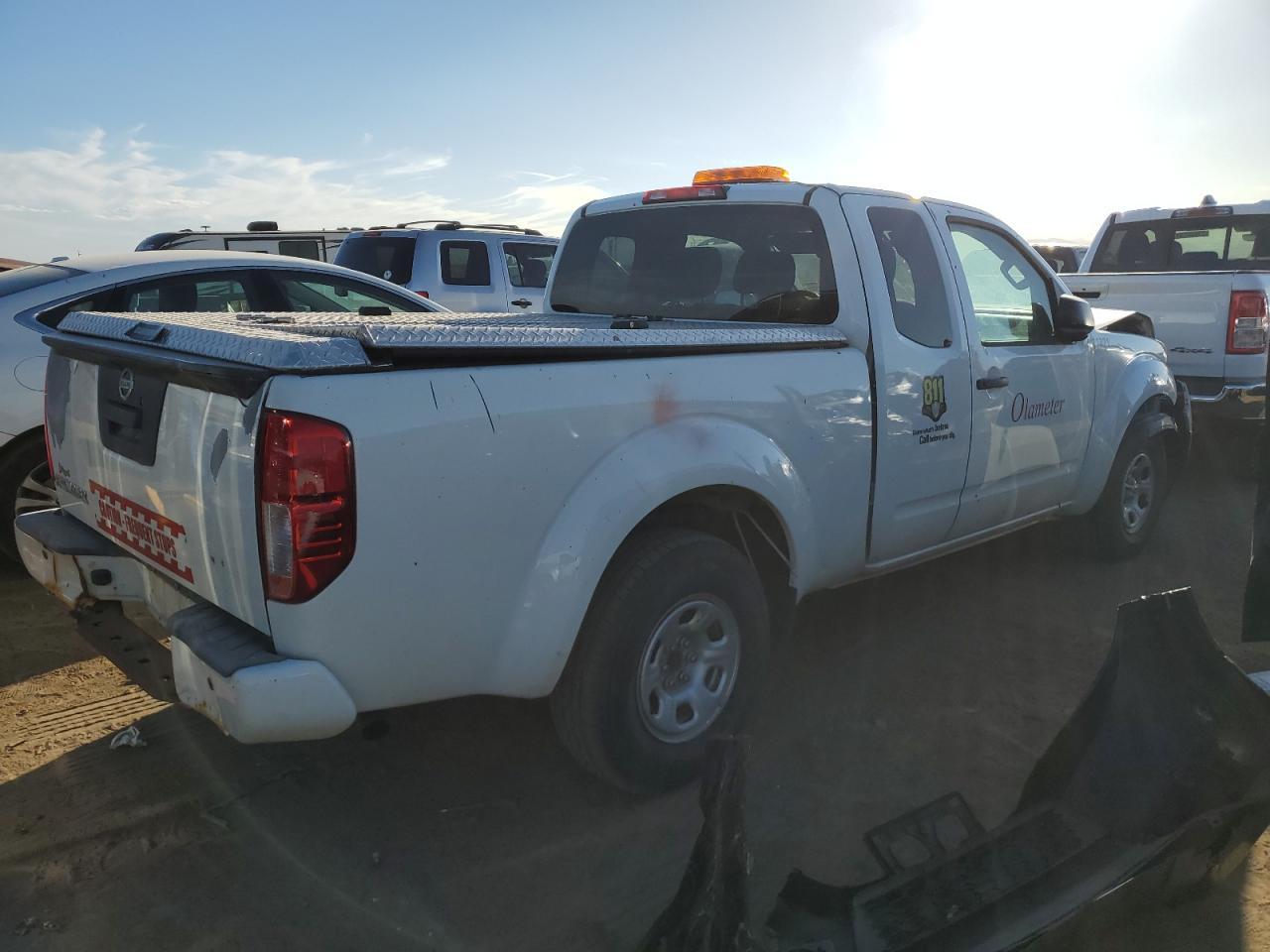 2017 Nissan Frontier S - Image 3