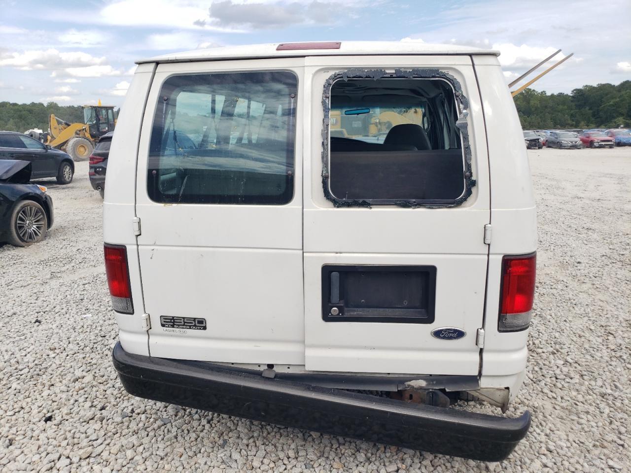 2003 Ford Econoline E350 Super Duty Wagon - Image 6