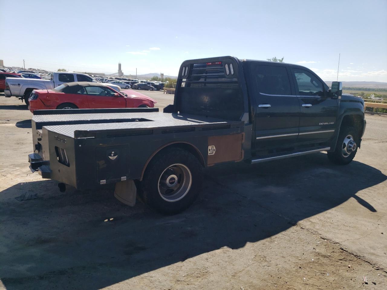 2016 GMC Sierra K3500 Denali - Image 3