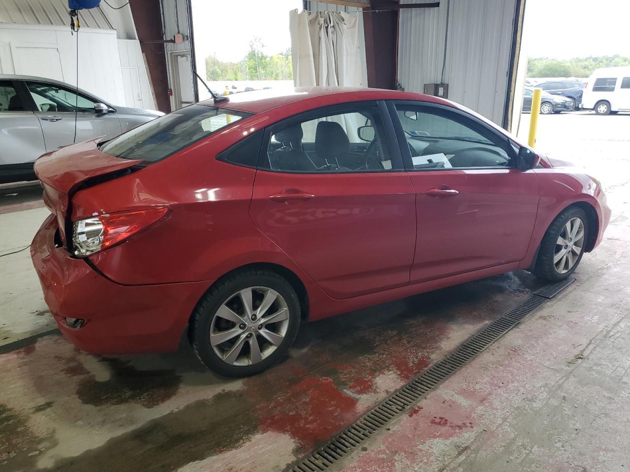 2013 Hyundai Accent Gls - Фото 3