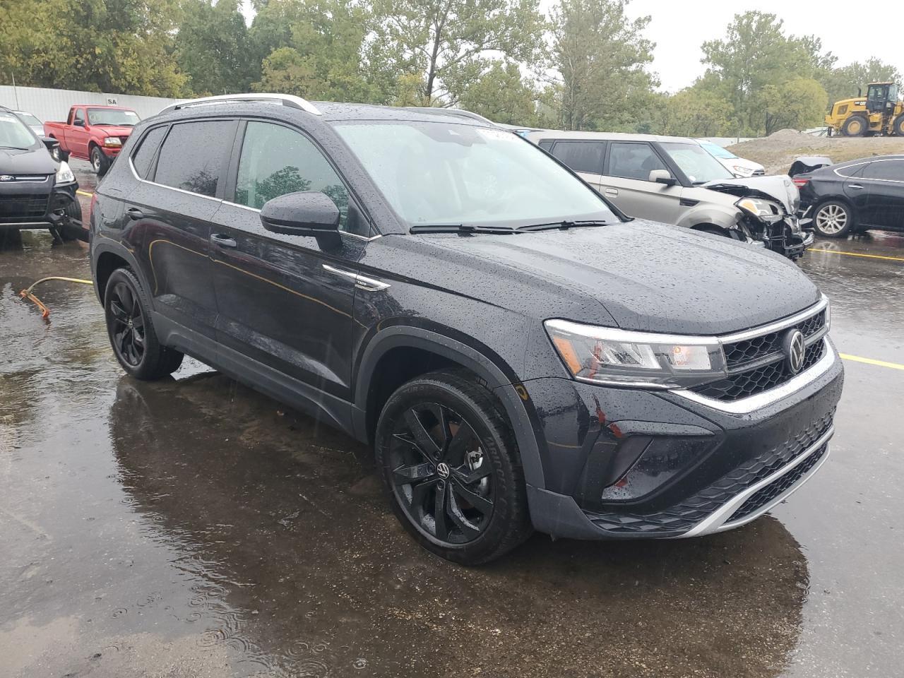 2023 Volkswagen Taos Se - Фото 4