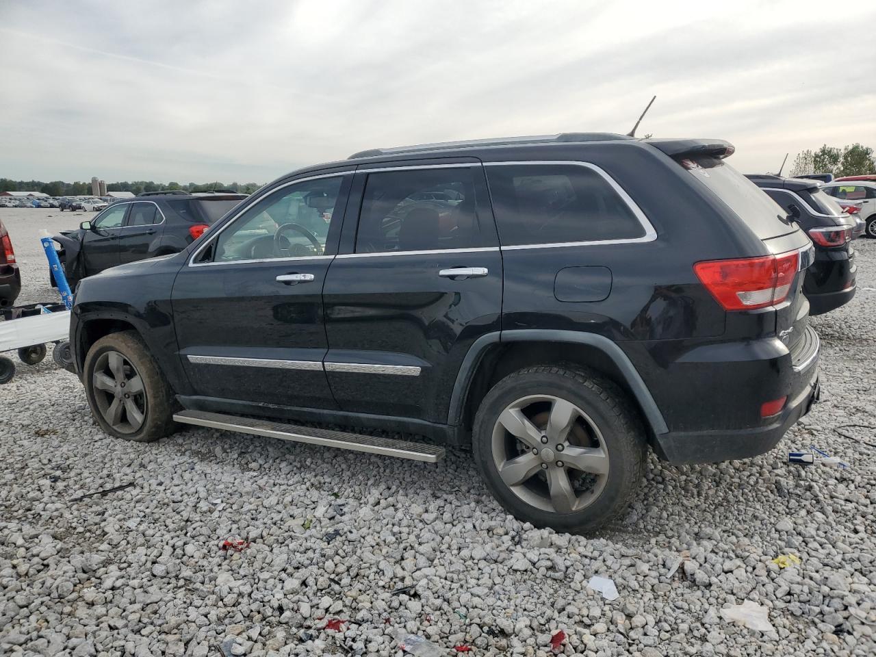 2012 Jeep Grand Cherokee Overland - Image 2