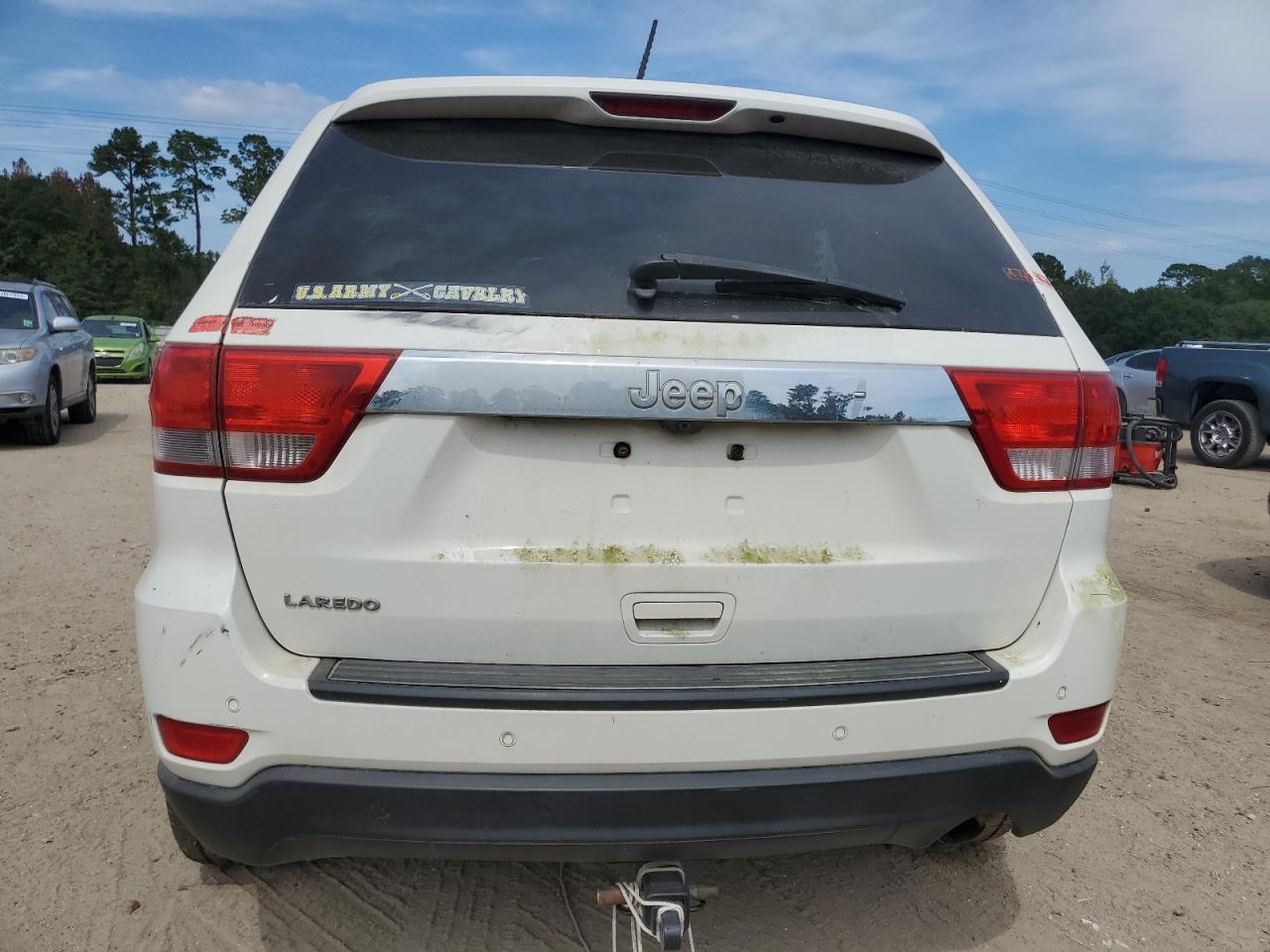 2012 Jeep Grand Cherokee Laredo - Image 6