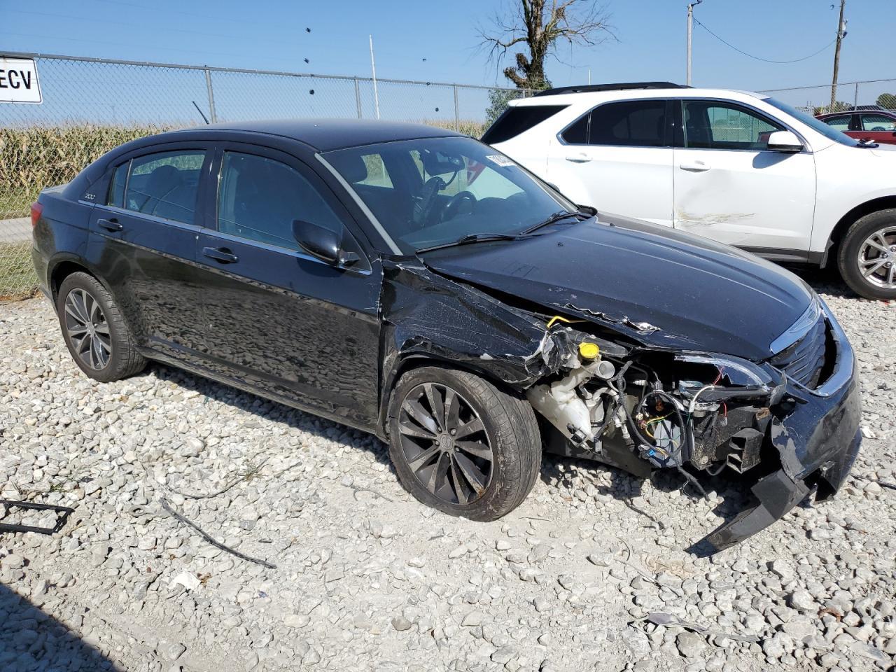 2014 Chrysler 200 Limited - Фото 4