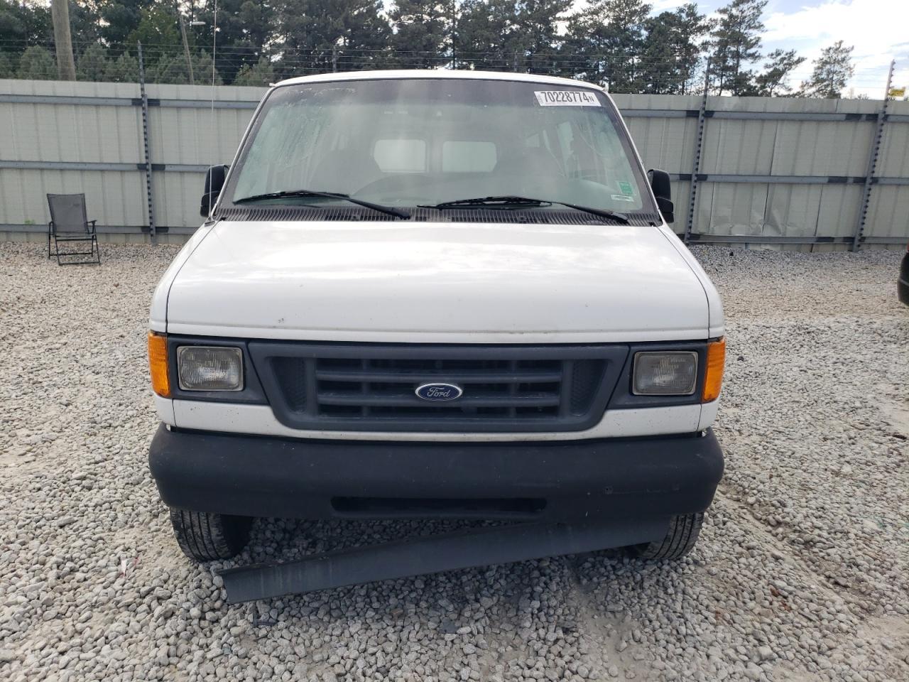 2003 Ford Econoline E350 Super Duty Wagon - Image 5