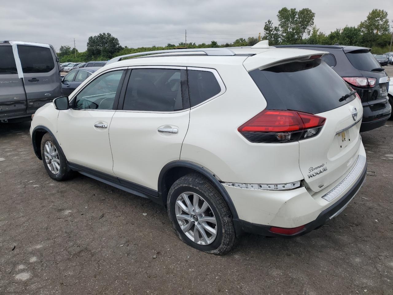 2017 Nissan Rogue S - Фото 2