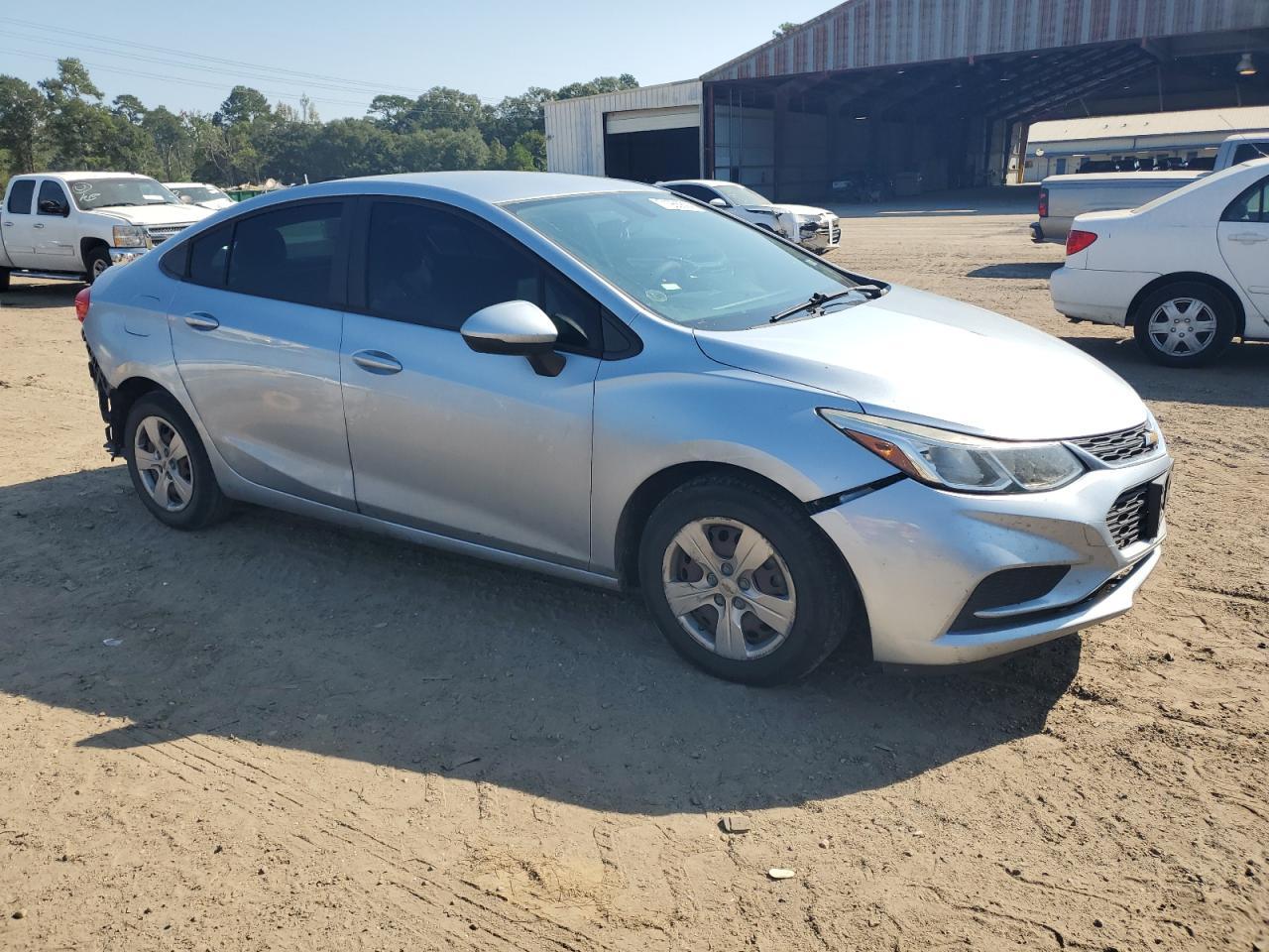 2017 Chevrolet Cruze Ls - Image 4