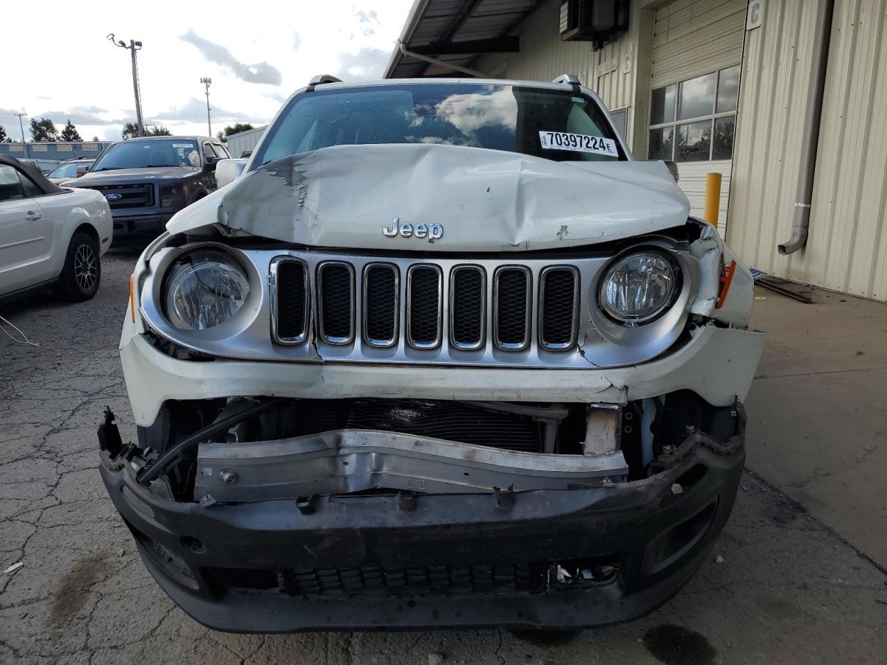 2015 Jeep Renegade Limited - Image 5