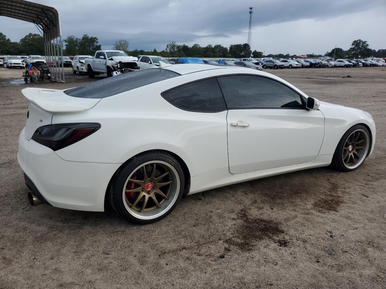 2011 Hyundai Genesis Coupe 3.8L - Фото 3