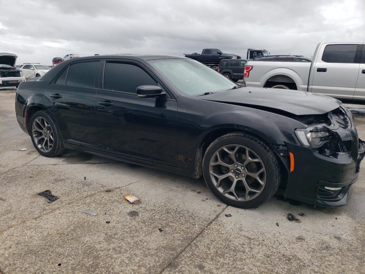 2018 Chrysler 300 S - Image 4