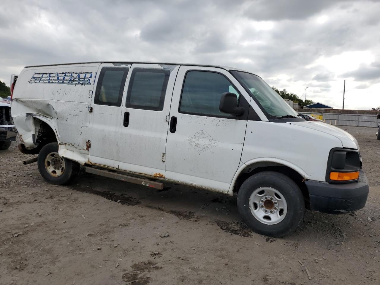 2013 Chevrolet Express G3500 - Image 4