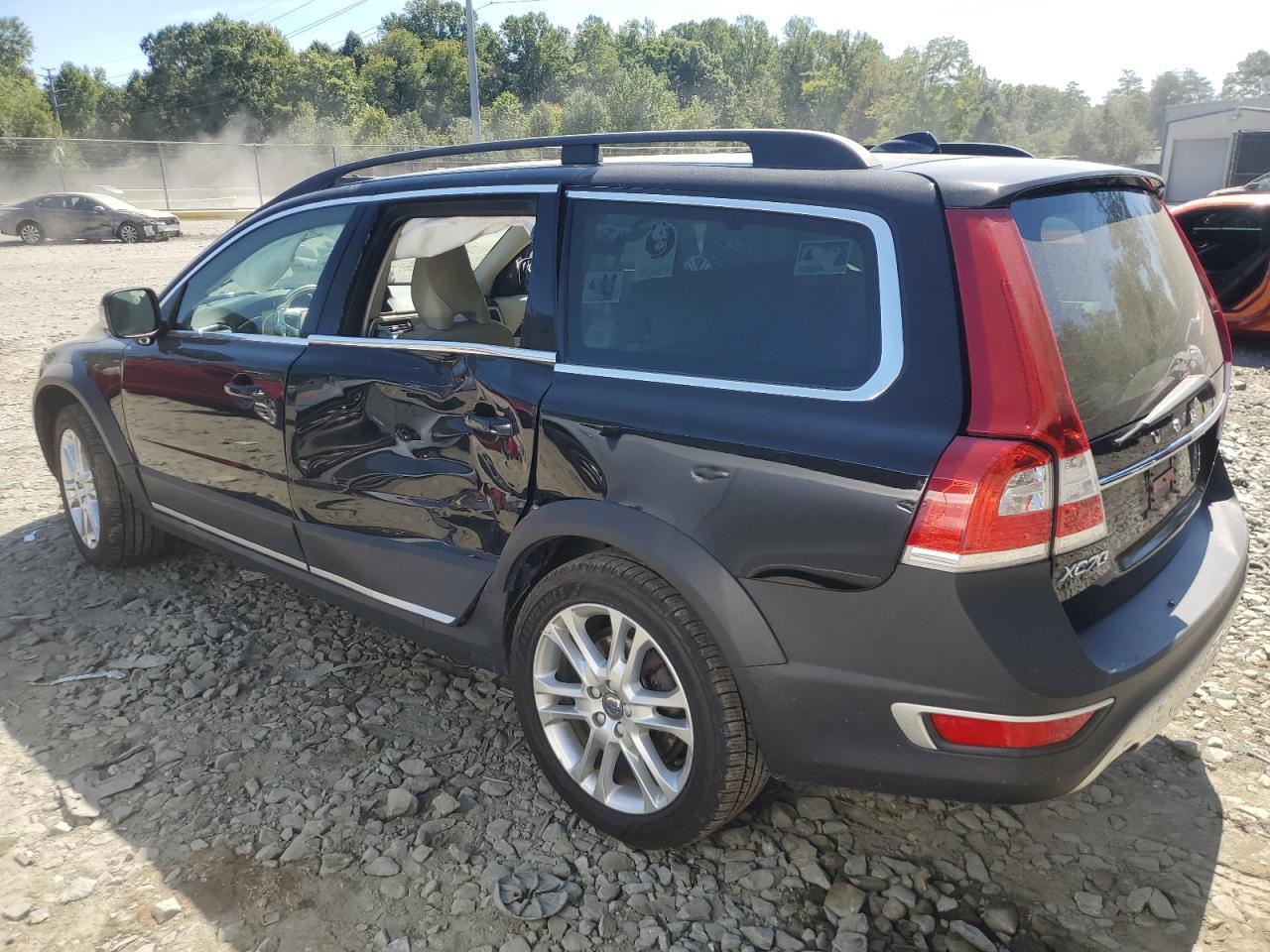 2016 Volvo Xc70 T5 Platinum - Image 2