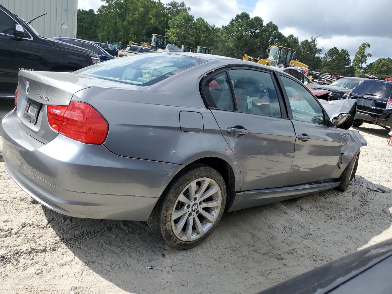 2011 BMW 328 I Sulev - Image 3