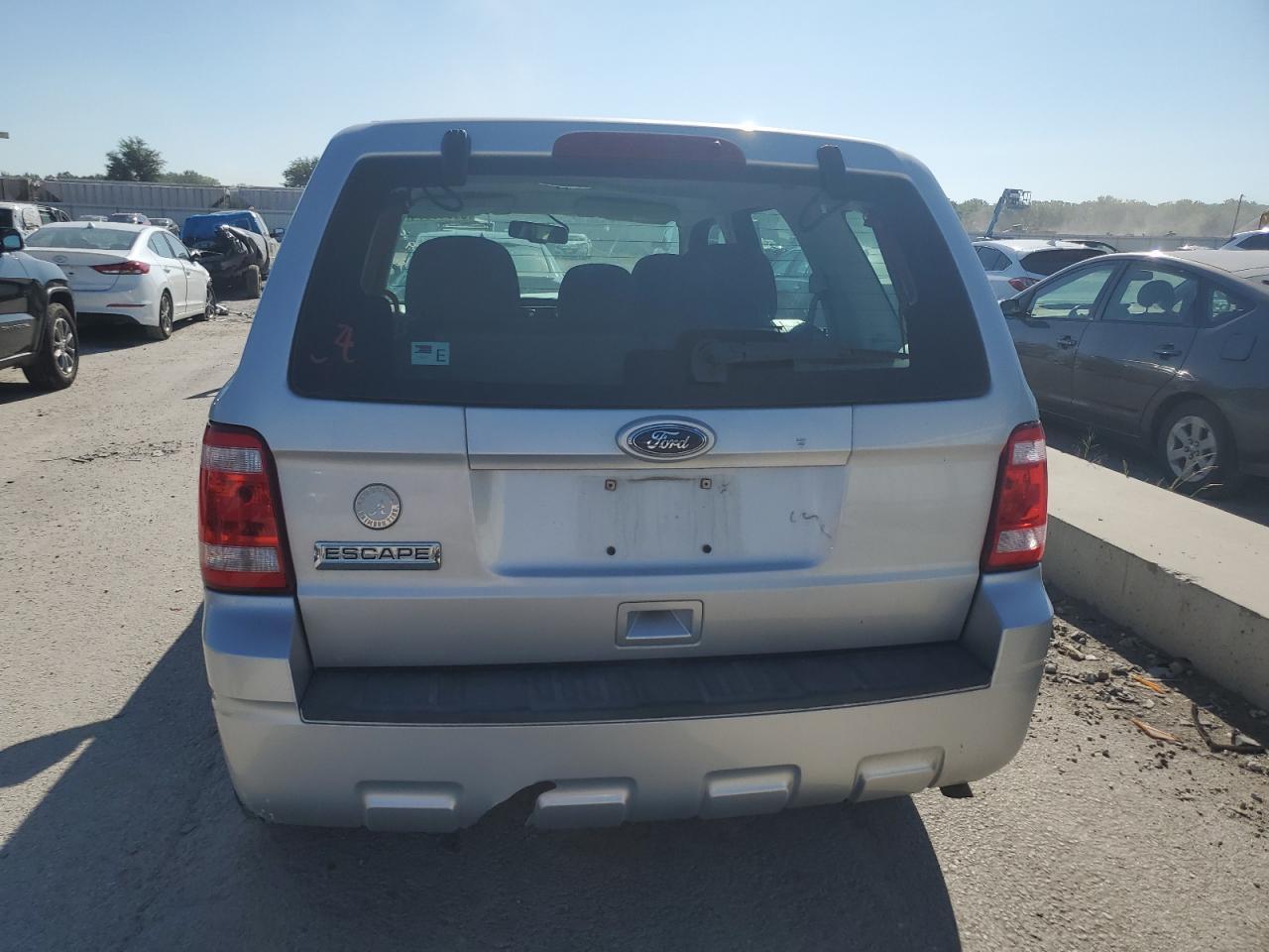 2011 Ford Escape Xls - Фото 6
