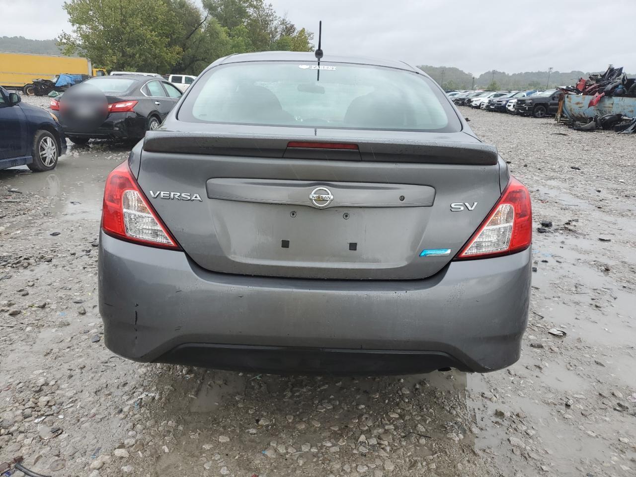 2016 Nissan Versa S - Фото 6