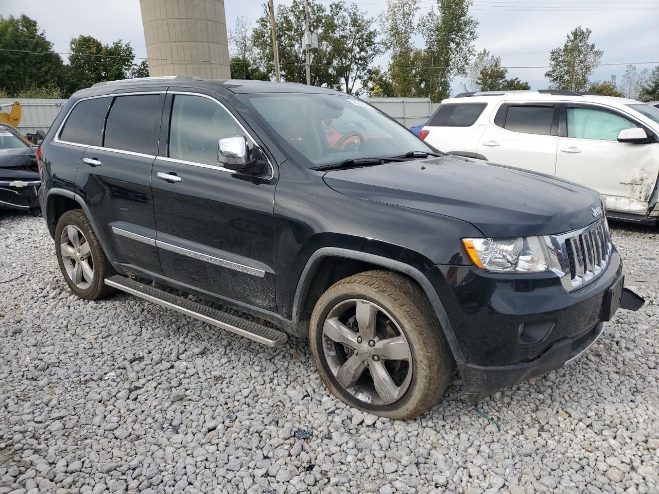 2012 Jeep Grand Cherokee Overland - Image 4