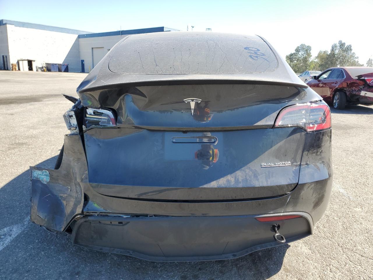 2025 Tesla Model Y - Image 6