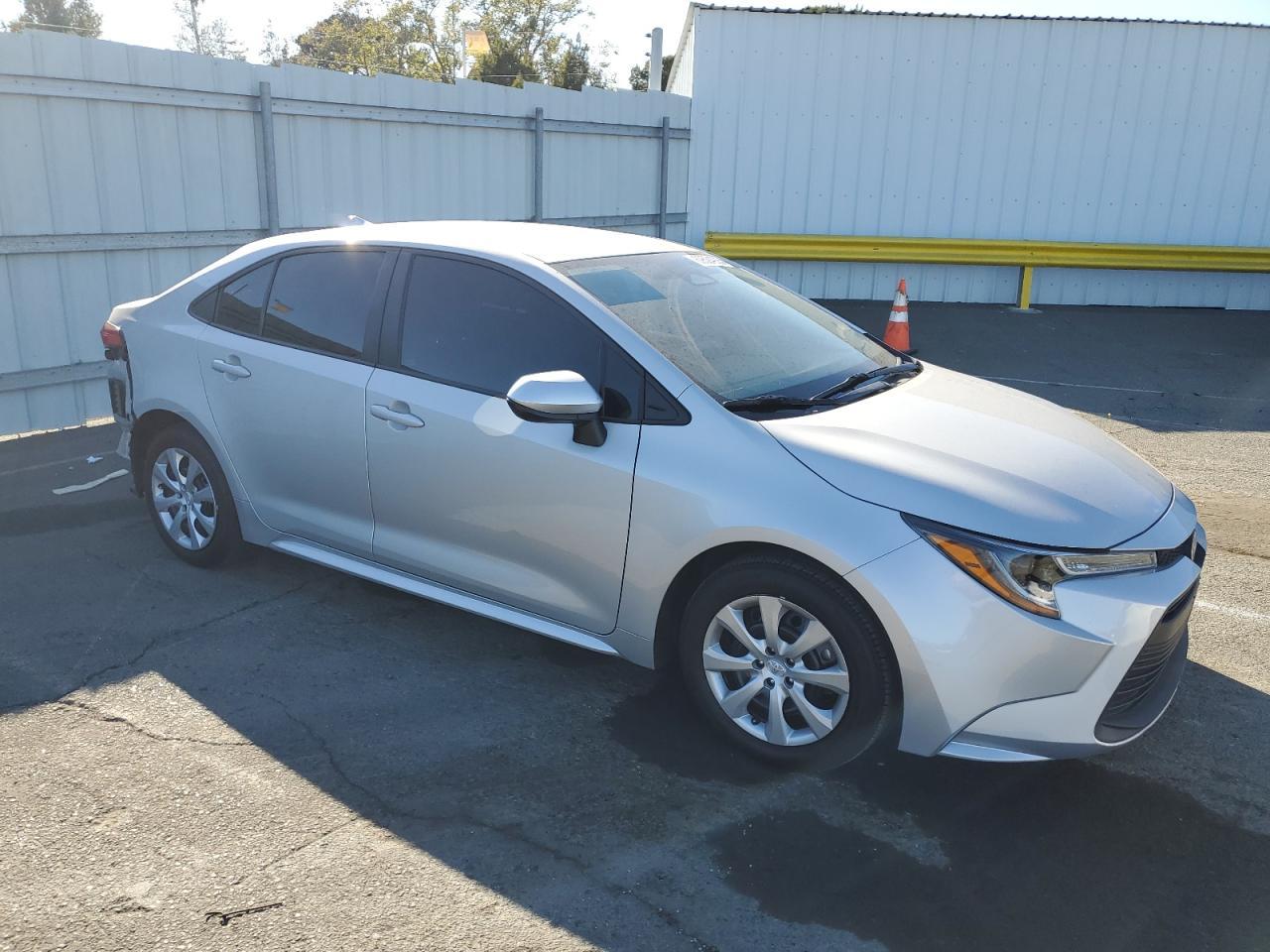 2024 Toyota Corolla Le - Фото 4