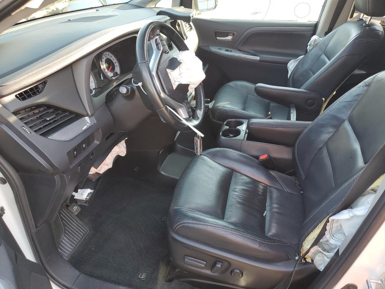 2016 Toyota Sienna Se - Image 7