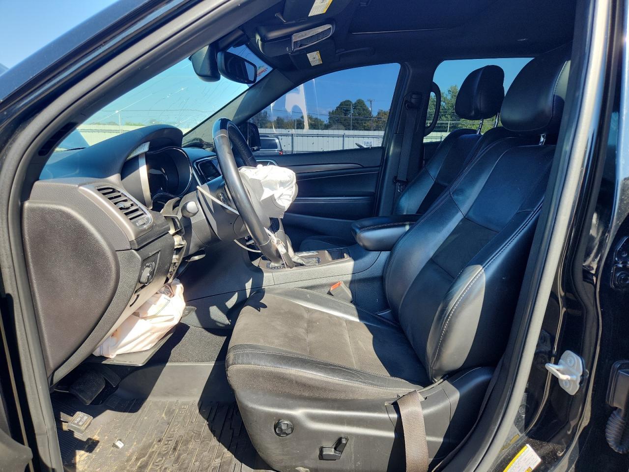 2020 Jeep Grand Cherokee Laredo - Image 7