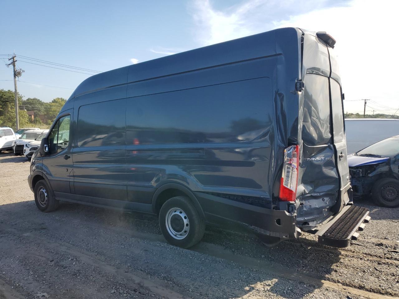 2019 Ford Transit T-250 - Фото 2
