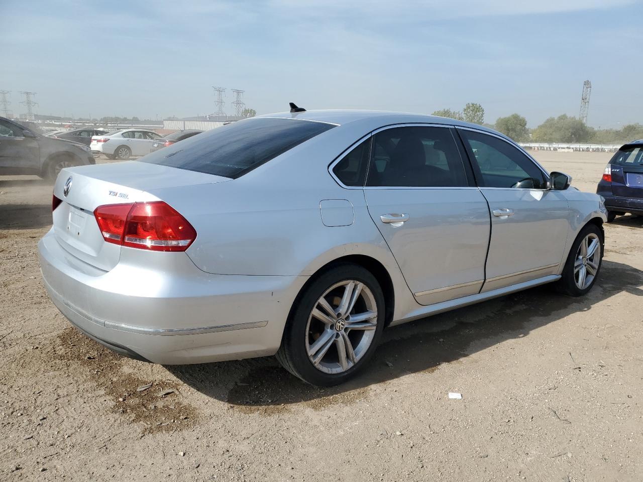 2015 Volkswagen Passat Sel - Фото 3