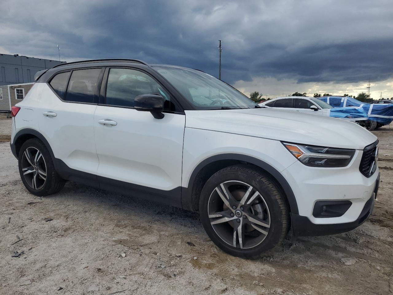 2022 Volvo Xc40 T5 R-Design - Фото 4