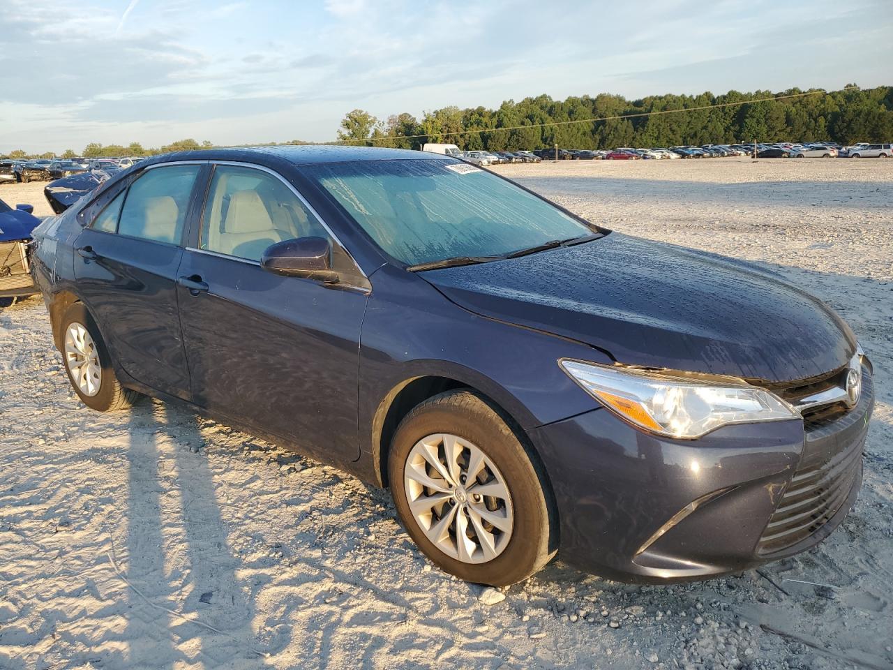 2017 Toyota Camry Le - Фото 4